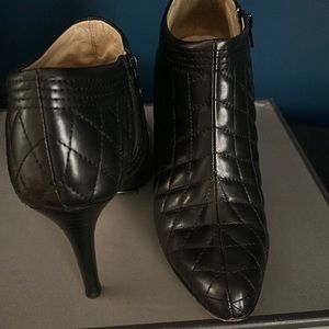 Anne Klein black leather heel boots Made in Brazil
